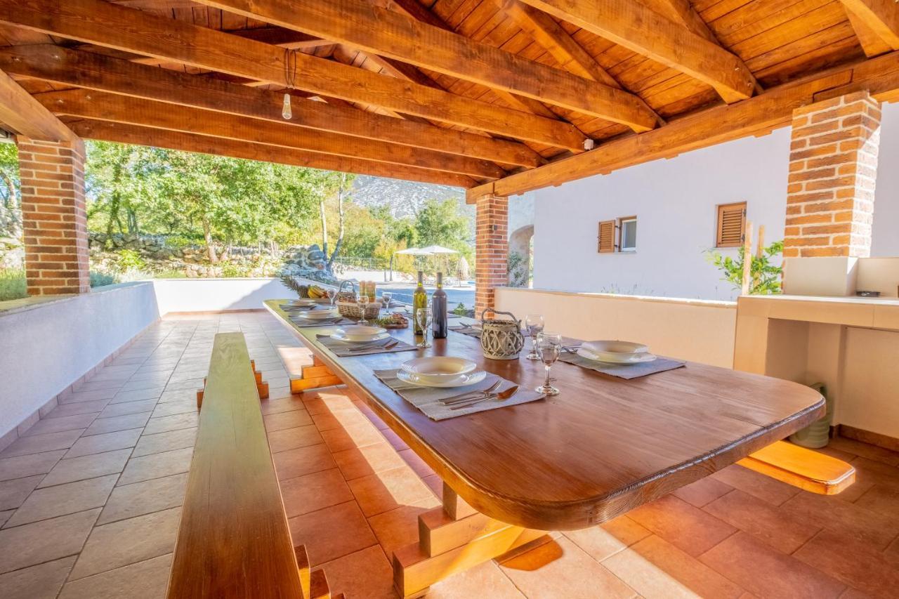 Amazing 4 Bedroom Villa With Swimming Pool And Wifi, Family Frendly Tribalj  Extérieur photo