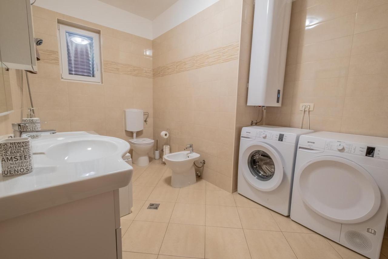 Amazing 4 Bedroom Villa With Swimming Pool And Wifi, Family Frendly Tribalj  Extérieur photo